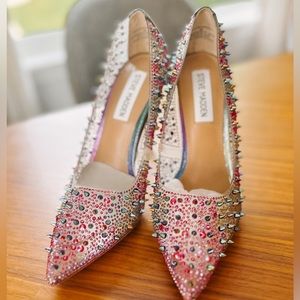 **NEW** ✨Steve Madden✨Rainbow Embelished Studded Pumps💕